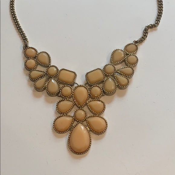 statement necklace - Picture 2 of 3